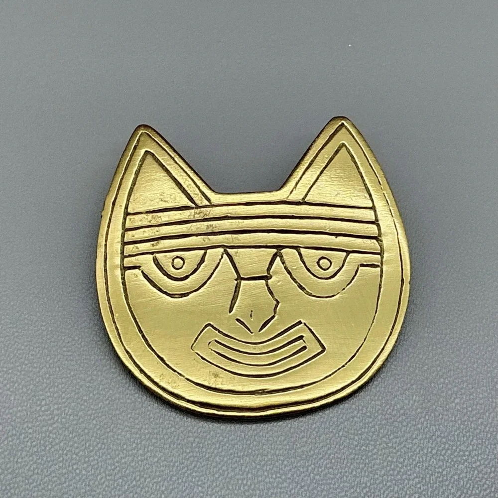 LAM Brooch Museum Pre Columbian Cat Brass Gold Tone Pin 1.5 Inch Womens